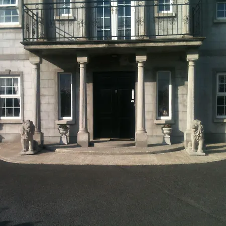 B&B Deerpark Manor 4*
